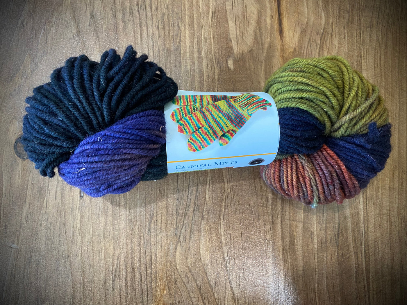 Fleece Artist - Wonder Woolen - Carnival Mitts