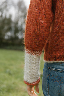 Biches & Buches Sweater Kit No. 54 (Astrid Troland) in Orange and Off White (sz L - XL)